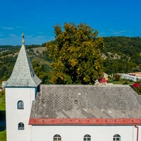 Oprava strechy kostola v Horných Rykynčiciach a Medovarciach